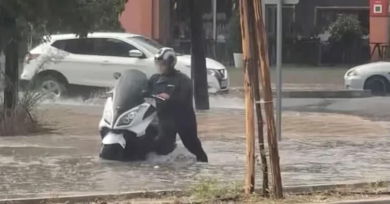 Ισχυρή καταιγίδα πλημμύρισε τα Ιωάννινα και τη Λευκωσία