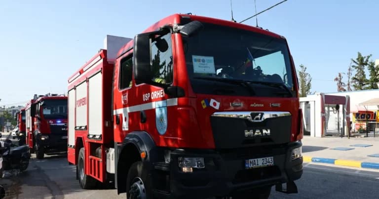 Υπό έλεγχο η φωτιά σε εργοστάσιο χημικών στην Ανθούσα