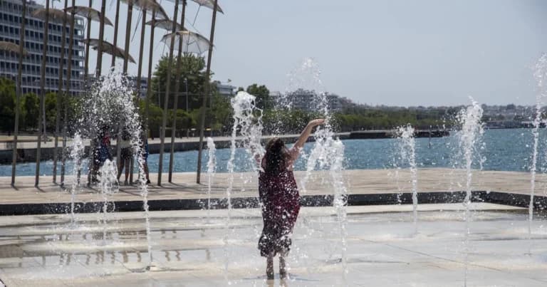 Καύσωνας και πολύ υψηλός κίνδυνος πυρκαγιάς το Σαββατοκύριακο