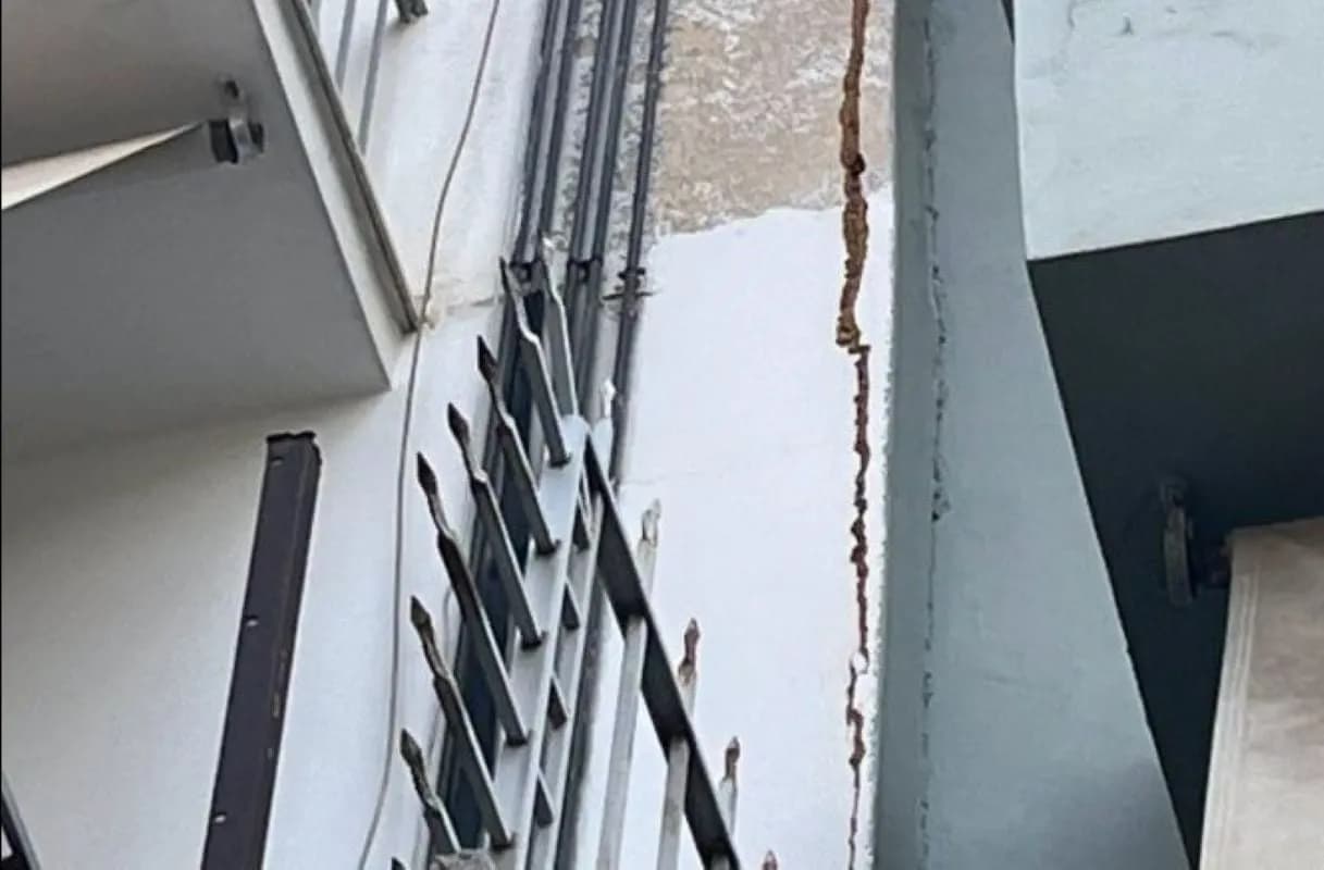 Οι ρωγμές στην Κυψέλη λόγω Μετρό απειλούν 19 κτίρια