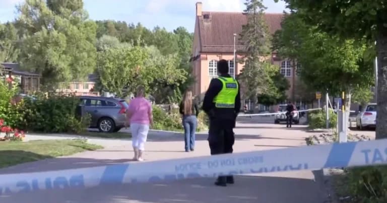 Η Σουηδία σοκαρισμένη από επίθεση με σπαθί σε σχολείο