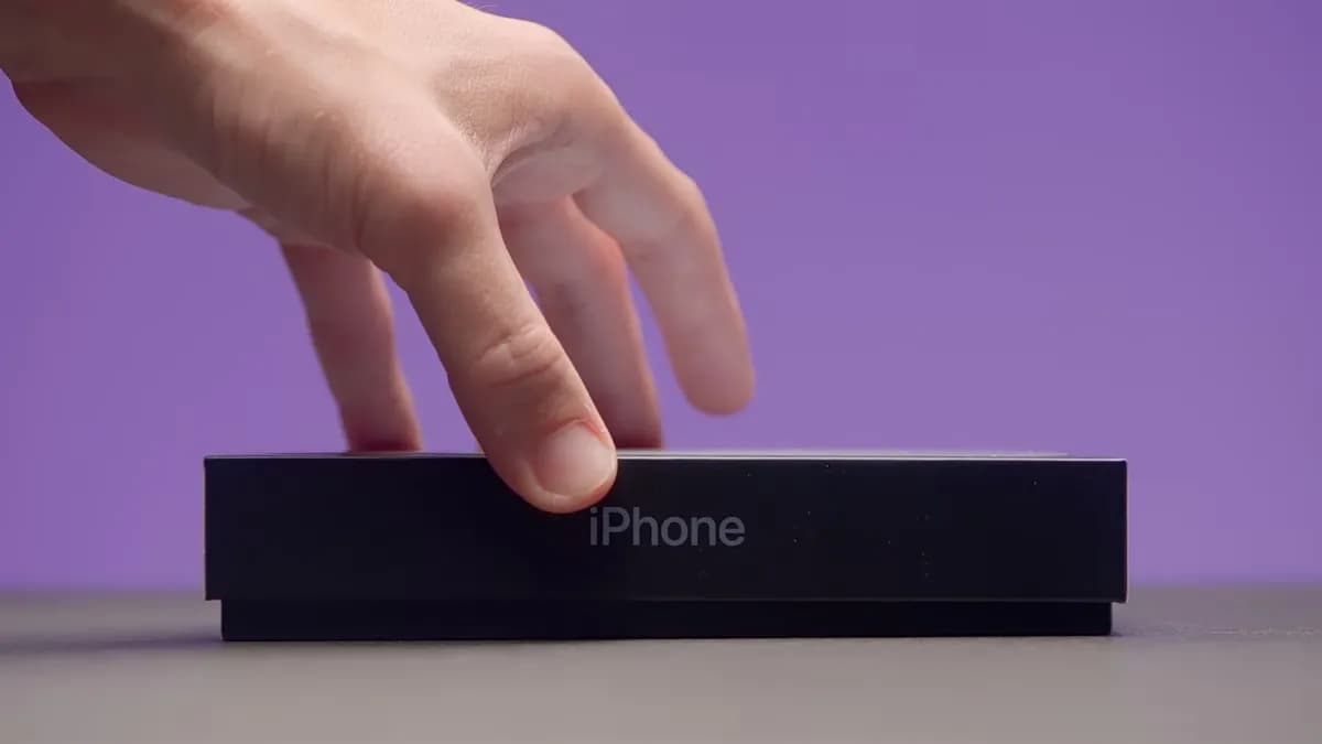 Η Apple αποκαλύπτει το αναδιπλούμενο iPhone Ultra