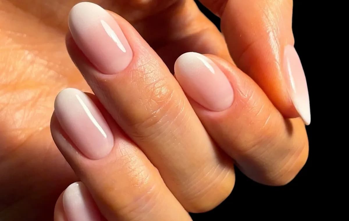 Τα Naked Nails: Η νέα τάση στο μανικιούρ της σεζόν