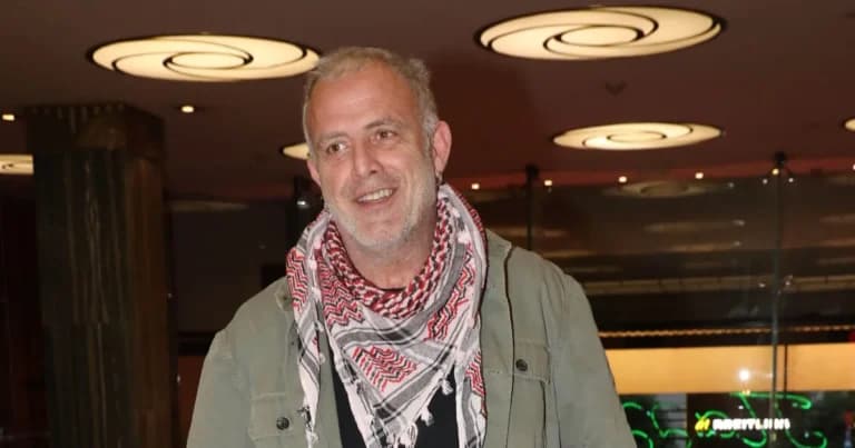 Ο Πασχάλης Τσαρούχας μιλά για τη νέα σειρά «Μπλε Ώρες»