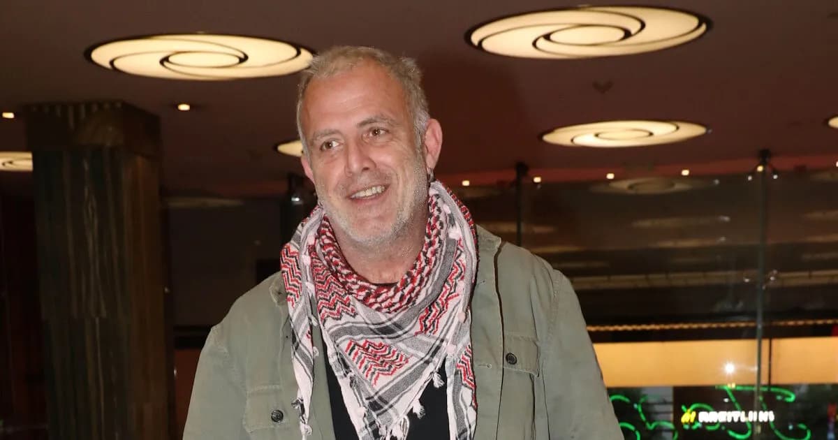 Ο Πασχάλης Τσαρούχας μιλά για τη νέα σειρά «Μπλε Ώρες»
