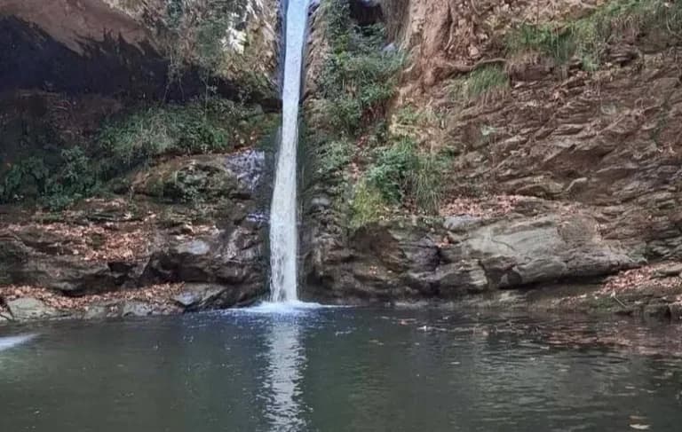 Τραγωδία στη Βέροια: Νεκρή 18χρονη στον καταρράκτη Δερματά