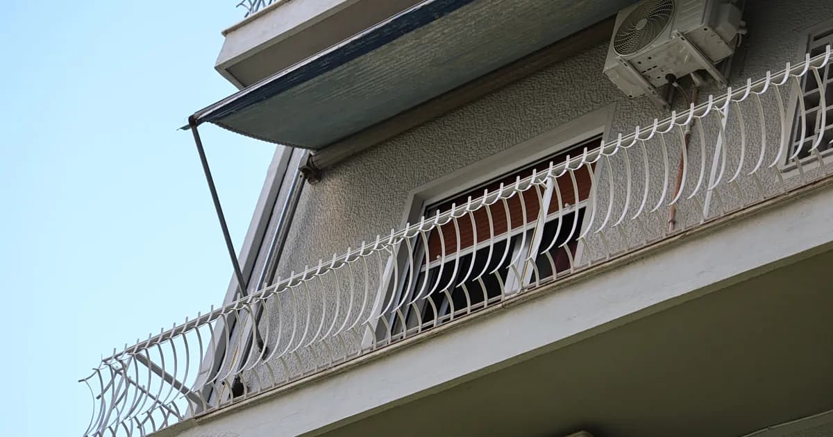 Ποινική δίωξη σε τρεις για το νεκρό βρέφος στην Κυψέλη