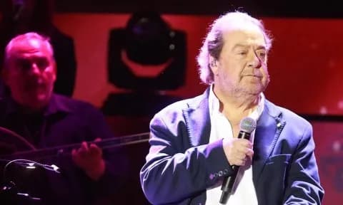 Ο Τσολάκης απαντά στους επικριτές του Γιάννη Πάριου