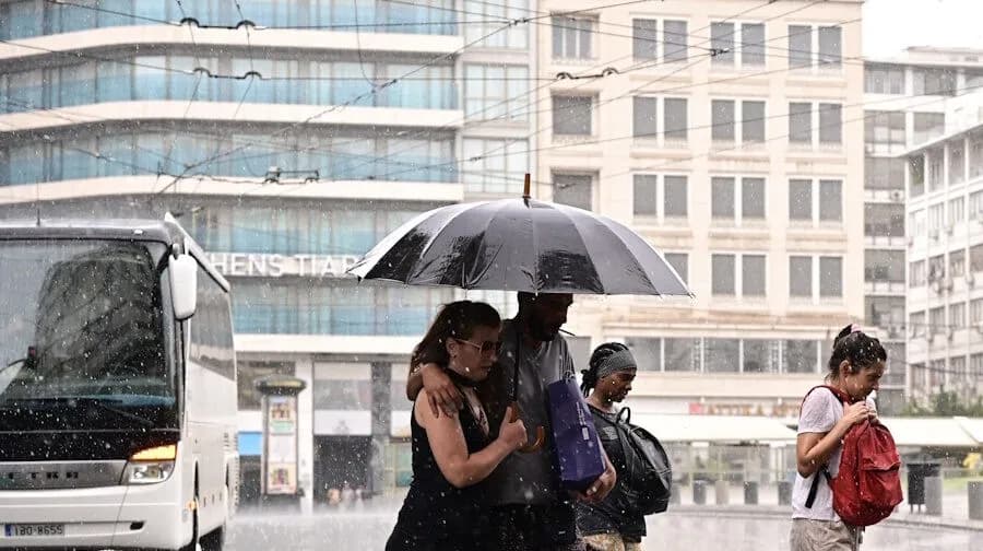 Καιρός: Καταιγίδες έως την Πέμπτη, μετά κύμα ζέστης 39°C