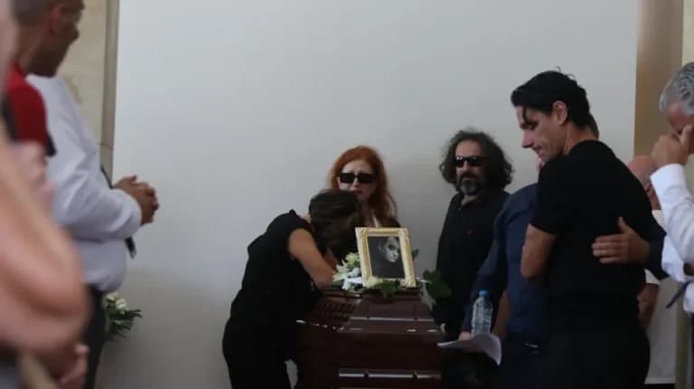 Πολιτική κηδεία για τον σπουδαίο ηθοποιό Νίκο Καλογερόπουλο