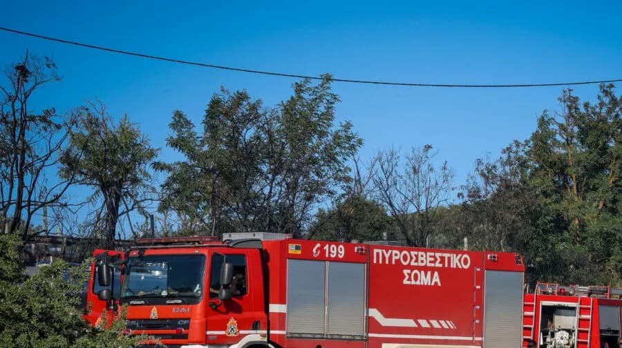 Φωτιά χωρίς μέτωπο στη Σάμο, στο Μαραθόκαμπο
