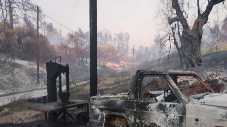 Η φωτιά στη Χαλκιδική: Δραματική διάσωση εκατοντάδων