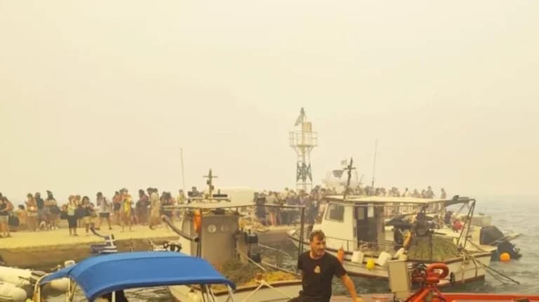 Επιχείρηση-θρίλερ: 254 άνθρωποι σώθηκαν στον Άγιο Βασίλειο