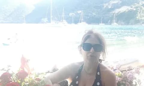 Η Ελένη Ράντου στη Λευκάδα: «Δεν είσαι νησί, είσαι θεραπεία»