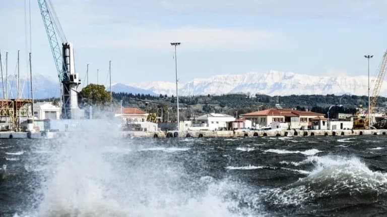 Καιρός: Ανατροπή το Σάββατο με ανέμους έως 120 χλμ/ώρα