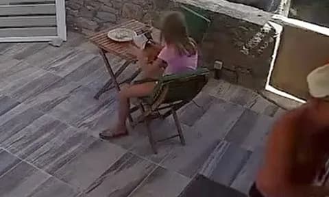 «Πόσα θέλεις για το κορίτσι;»: Οργή για τουρίστα στην Κρήτη
