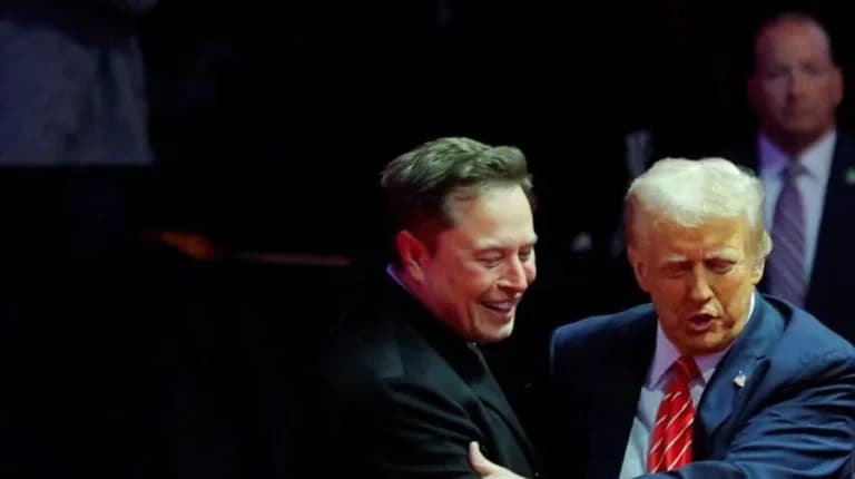 Ο Τραμπ επένδυσε στη SpaceX του Μασκ εν μέσω αντιδράσεων