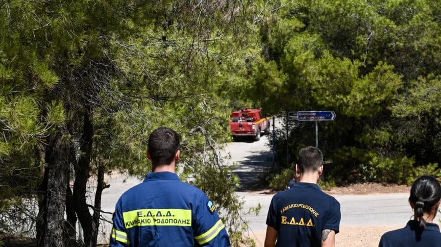 Θυελλώδεις Άνεμοι Σήμερα: Ερυθρός Συναγερμός σε 7 Περιφέρειες