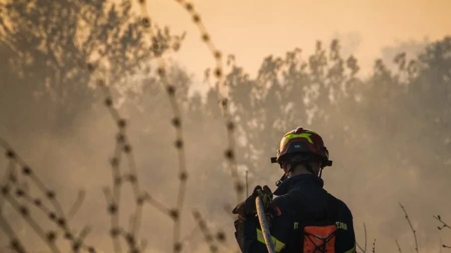 Φωτιά στην Τήνο: Σε ύψιστο συναγερμό η Πυροσβεστική