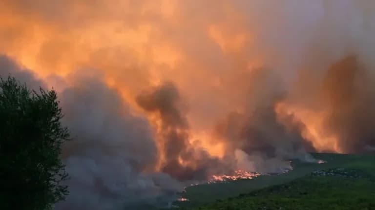 Φωτιά στα Άγραφα: Καίει δάσος στο Κερασοχώρι
