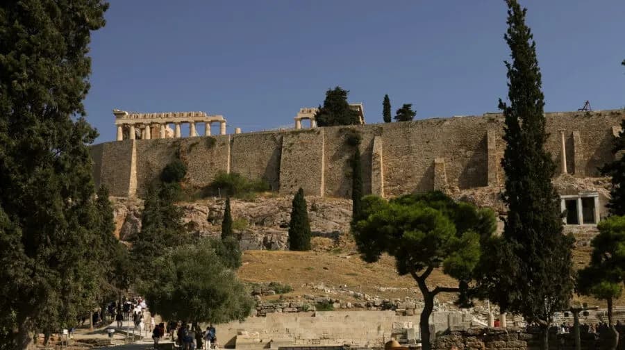 Καύσωνας: Έως 40°C το Σάββατο, αυξημένος κίνδυνος πυρκαγιών
