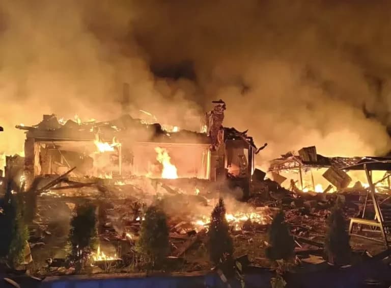 Το Κίεβο δέχεται νέα ρωσικά πλήγματα με τρεις νεκρούς