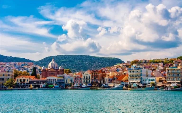 Συναγερμός στη Λέσβο: Διασώθηκαν πέντε από βύθιση σκάφους
