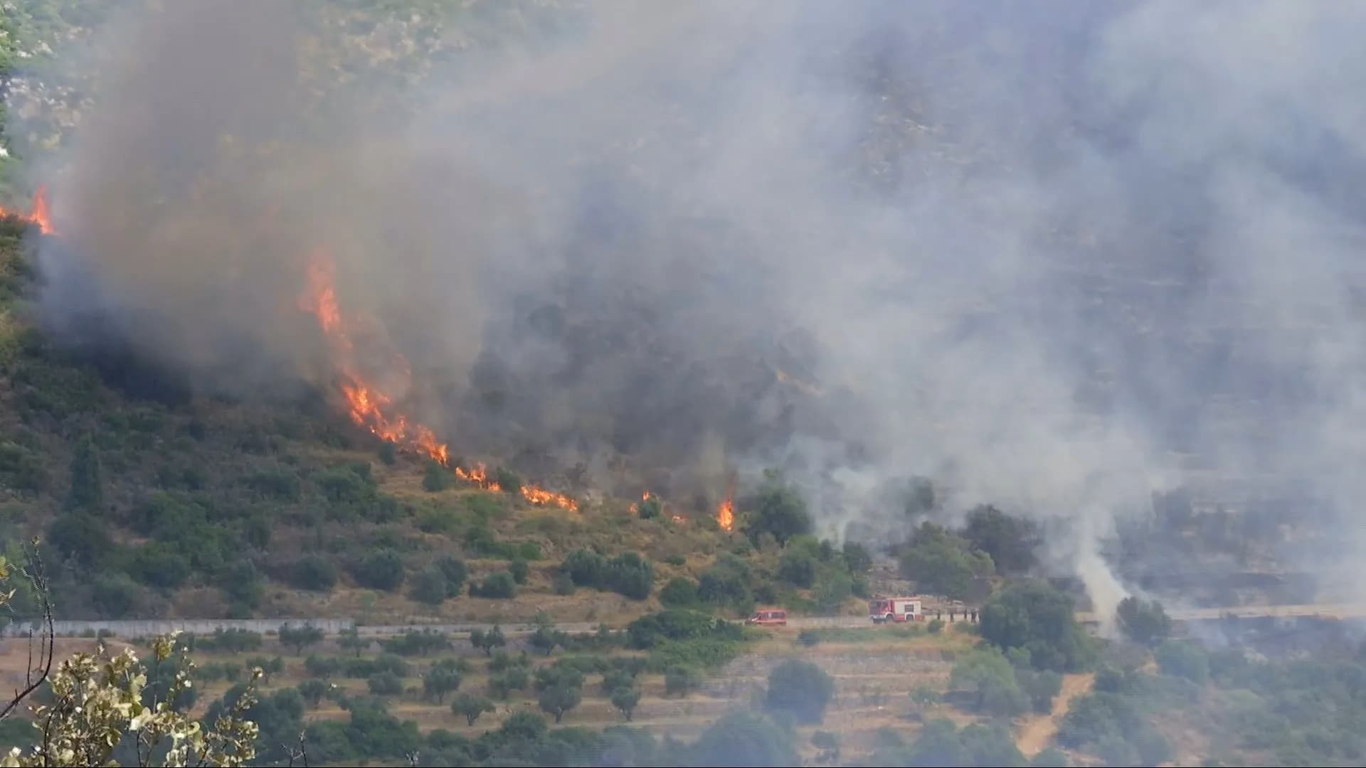 Πυρκαγιά στην Κεφαλονιά: Εκκενώθηκαν οικισμοί στα Μαυράτα