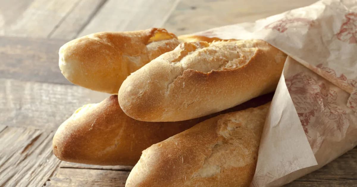 Η αυθεντική συνταγή για γαλλική μπαγκέτα με τραγανή κρούστα