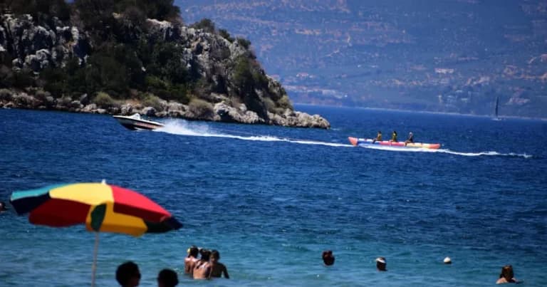Ατύχημα σε θαλάσσια παιδική χαρά – δύο 16χρονοι στο νοσοκομείο