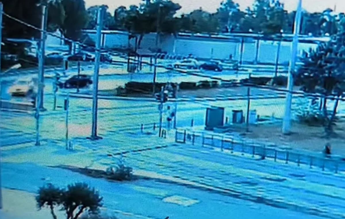 Το τροχαίο στη Βούλα: Βίντεο-ντοκουμέντο ταξί-μηχανή