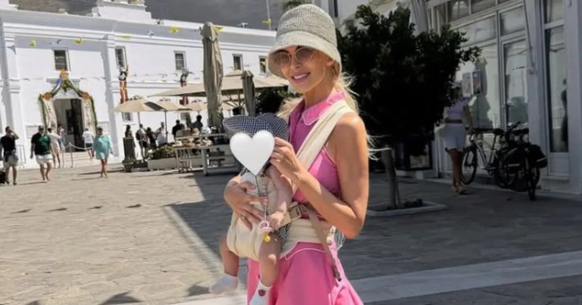 Η Κατερίνα Καινούργιου γιόρτασε τον Δεκαπενταύγουστο στην Πάρο