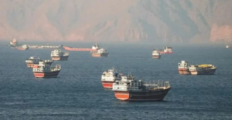 Άγνωστο βλήμα χτύπησε δεξαμενόπλοιο κοντά στο Ομάν