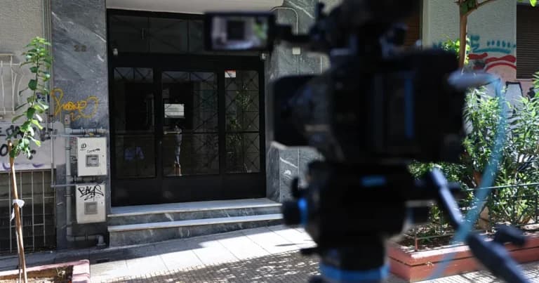 Σοκ με το νεκρό βρέφος στην Κυψέλη: Δέκα μαχαιριές