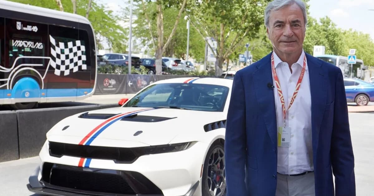 Ο Κάρλος Σάινθ δοκίμασε τη Ford Mustang GTD στη Μαδρίτη