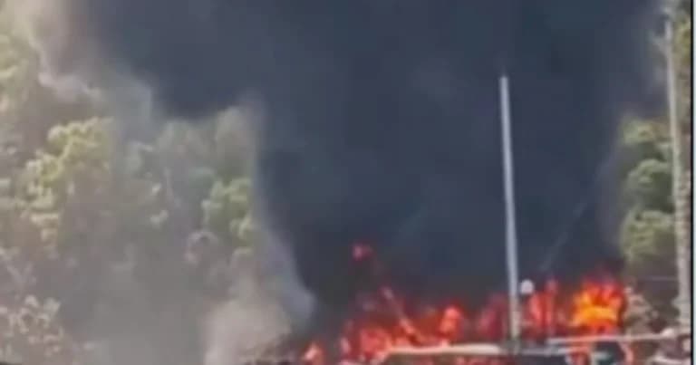 Η φωτιά σε τουριστικό σκάφος στη Φέτιγιε 115 σώοι