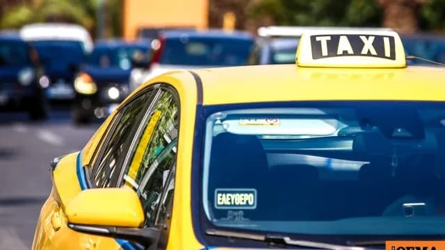 Σύλληψη οδηγού ταξί στα ΚΤΕΛ Κηφισού για διπλή ταρίφα