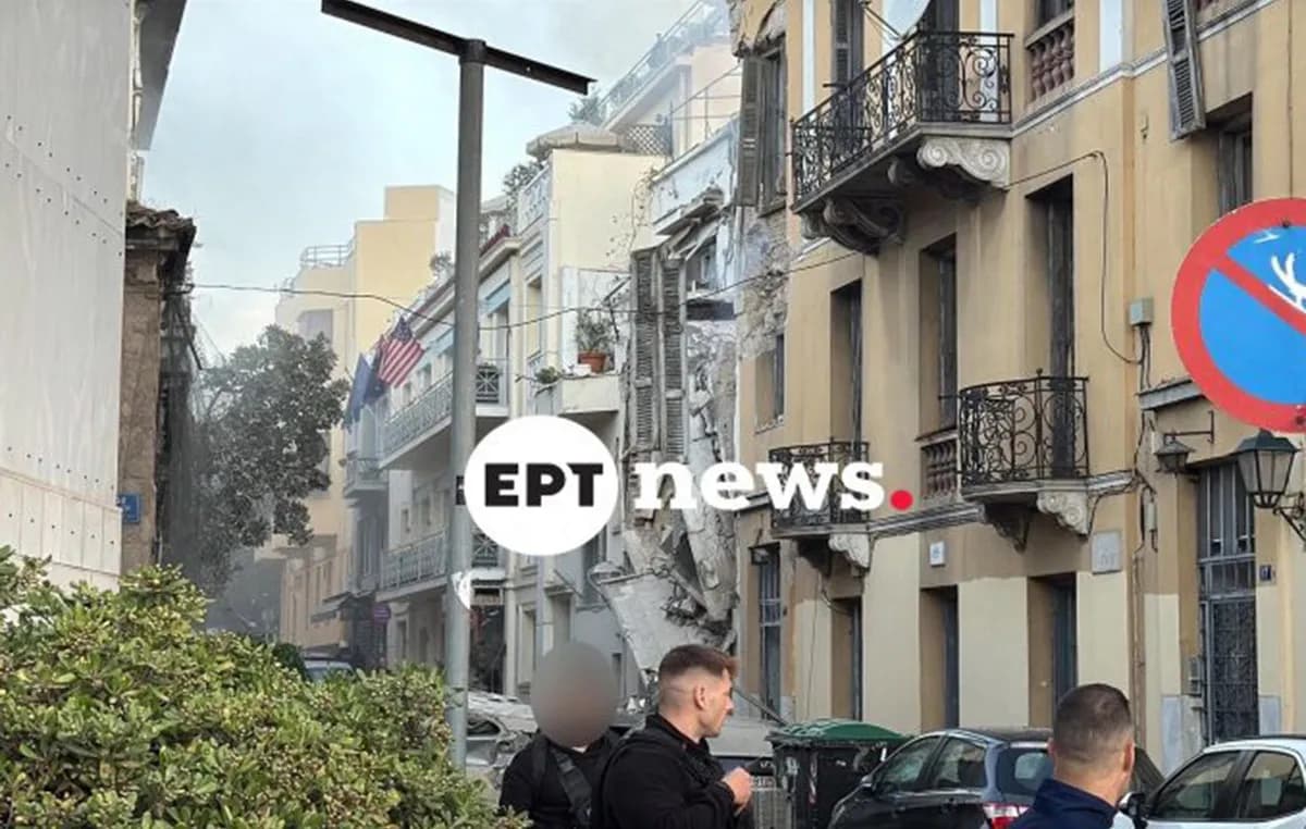 Έκρηξη στην Πλάκα: Κατέρρευσε παλιό κτίριο, ένας τραυματίας