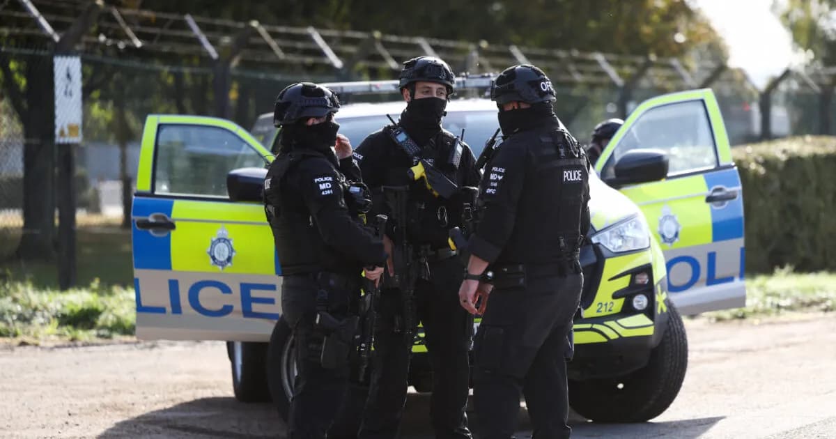 Ελεύθεροι με εγγύηση οι πέντε ύποπτοι για τη RAF Fairford