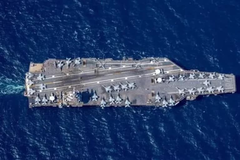 Το Ιράν ισχυρίζεται πλήγμα σε αεροπλανοφόρο των ΗΠΑ