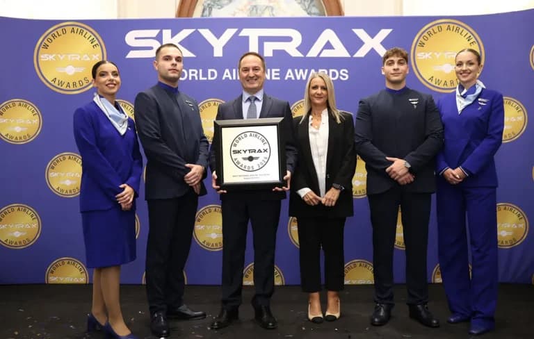 Η Aegean κορυφαία περιφερειακή αεροπορική εταιρεία