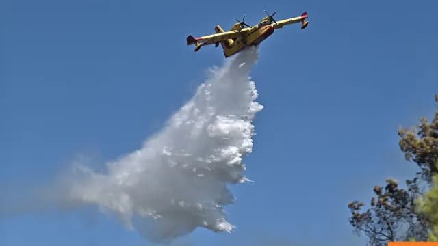 Τρεις πυρκαγιές μαίνονται σε Κόνιτσα, Ηλεία και Πάρο