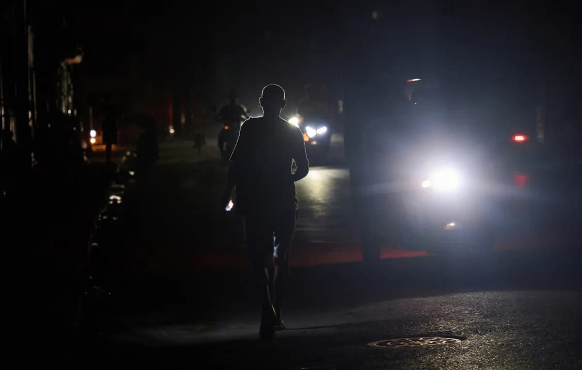 Η Κούβα αποκαθιστά την ηλεκτροδότηση μετά το μπλακ άουτ