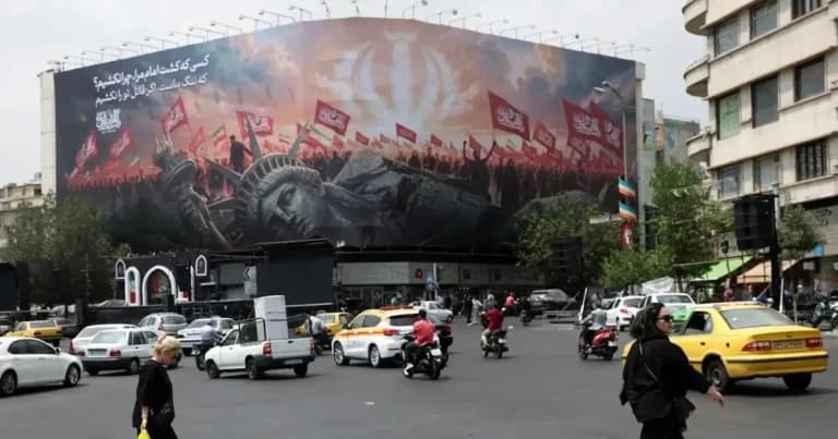 Το Ιράν απειλεί τις ΗΠΑ με πόλεμο ως τον Ινδικό Ωκεανό