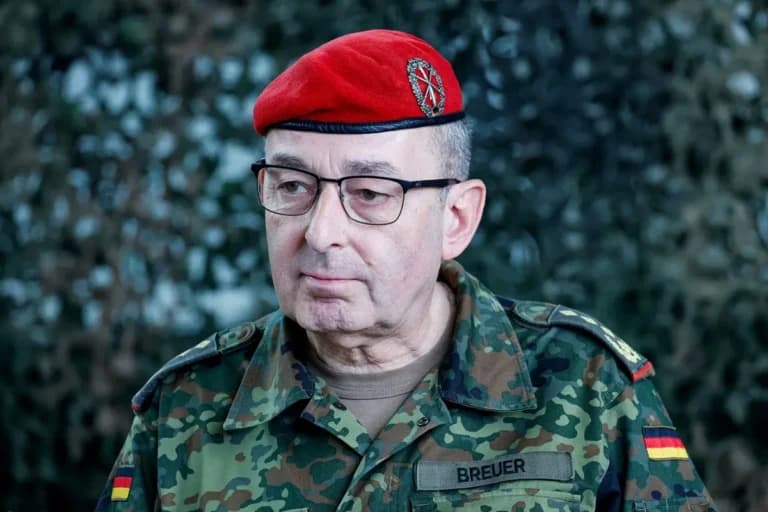 Ο Κάρστεν Μπρόιερ νέος επικεφαλής της επιτροπής ΝΑΤΟ