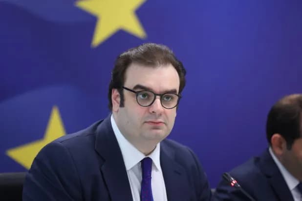 Ο Πιερρακάκης: Επιστροφή ενοικίων σε 17.074 υπαλλήλους