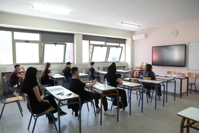 Το ΠΑΣΟΚ κατηγορεί την κυβέρνηση για την PISA 2025