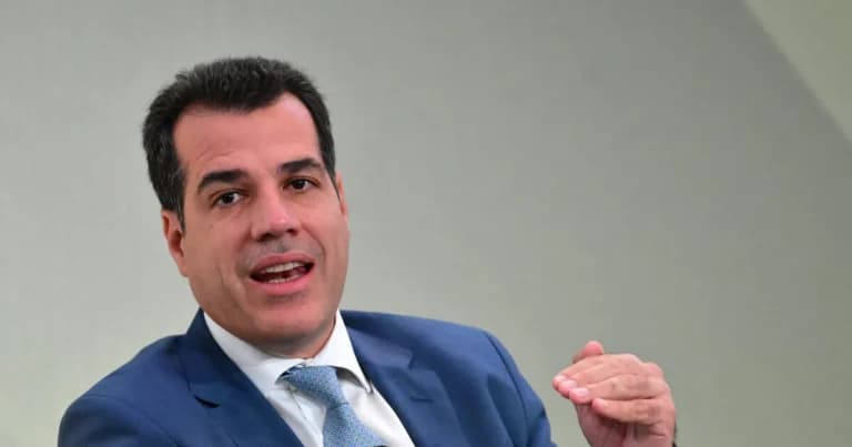 Ο Πλεύρης απαντά για τον γιατρό στην υπόθεση Μαζωνάκη