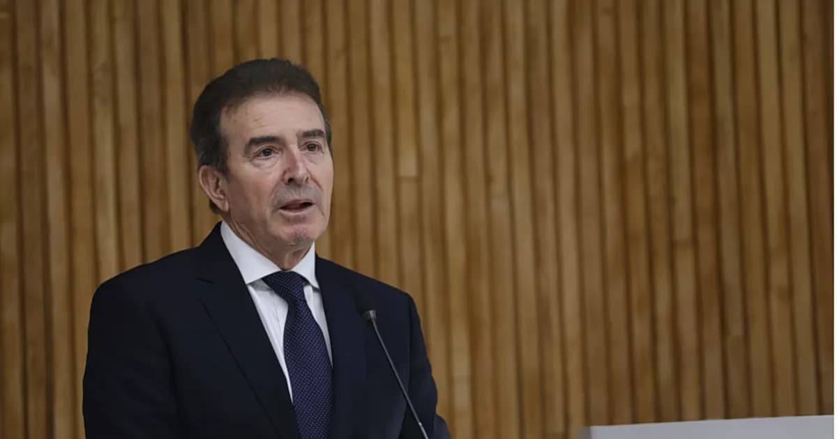 Ο Χρυσοχοΐδης προαναγγέλλει ηλεκτρονικό βραχιολάκι για θύτες βίας