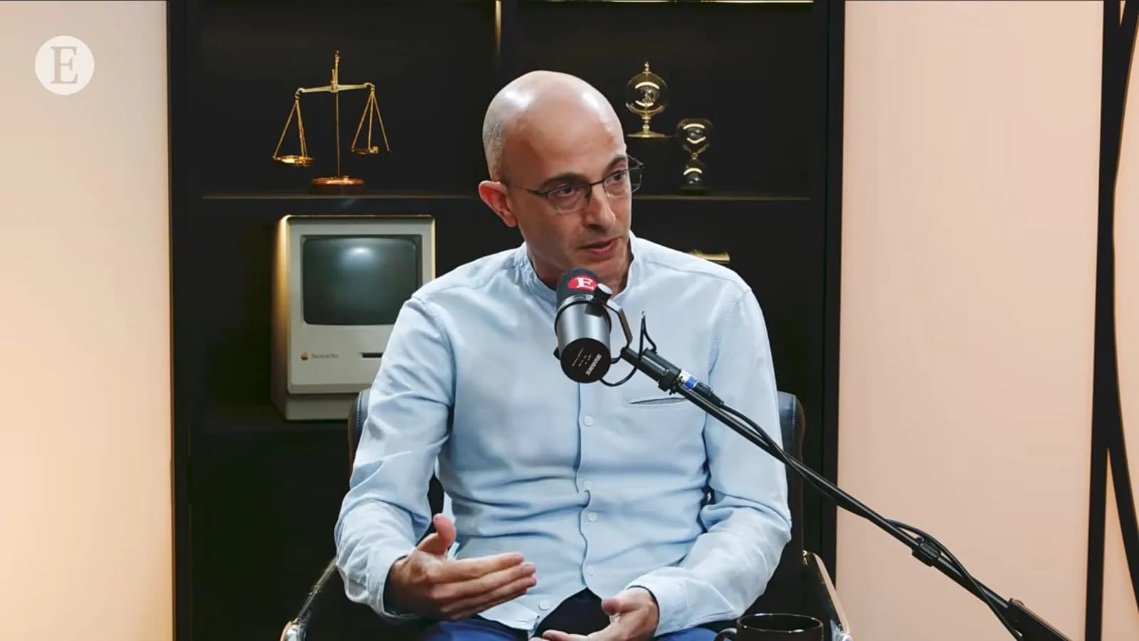 Ο Χαράρι προειδοποιεί: Κίνδυνος από την τεχνητή νοημοσύνη
